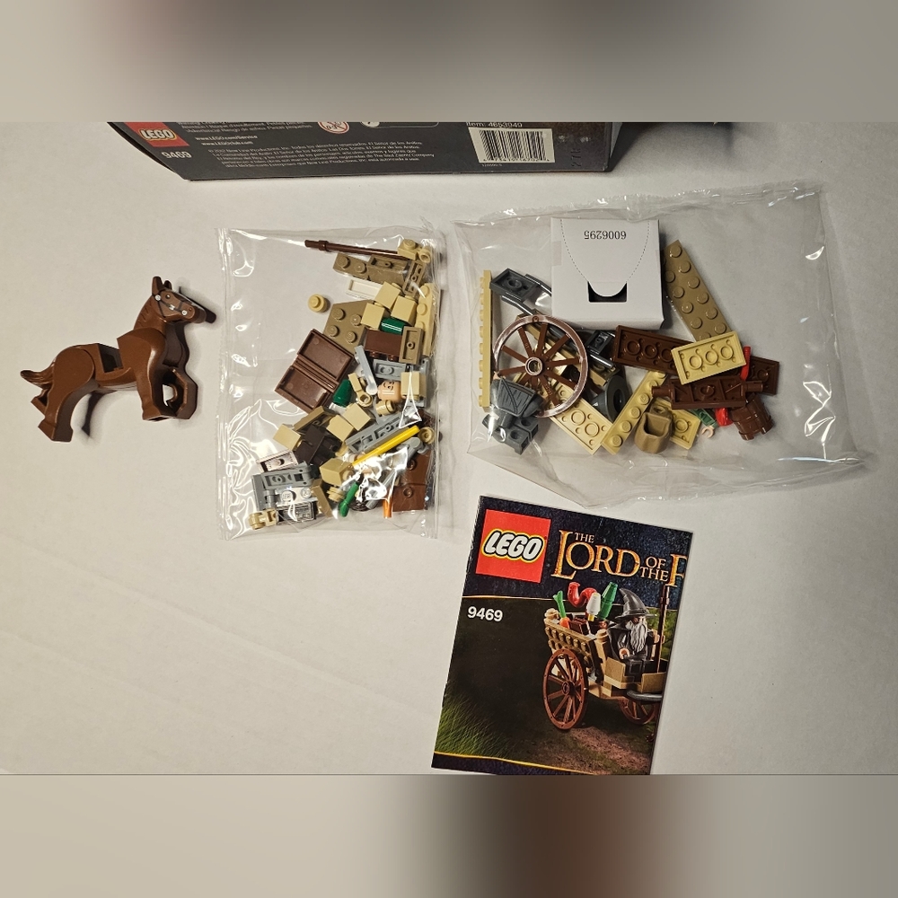 [LEGO] FINAL PRICE **RARE COLLECTIBLE** LOTR 9469 Gandalf Arrives - NEW In Box - Picture 9 of 14